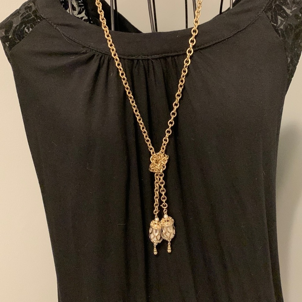 Vintage‎ Gold tone necklace w/ lantern pendants and two spring clasps